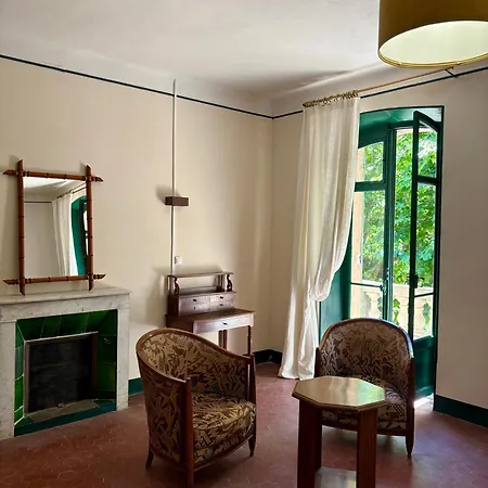 Madame-chambre D'hote-villa Magdala Bed & Breakfast Hyères